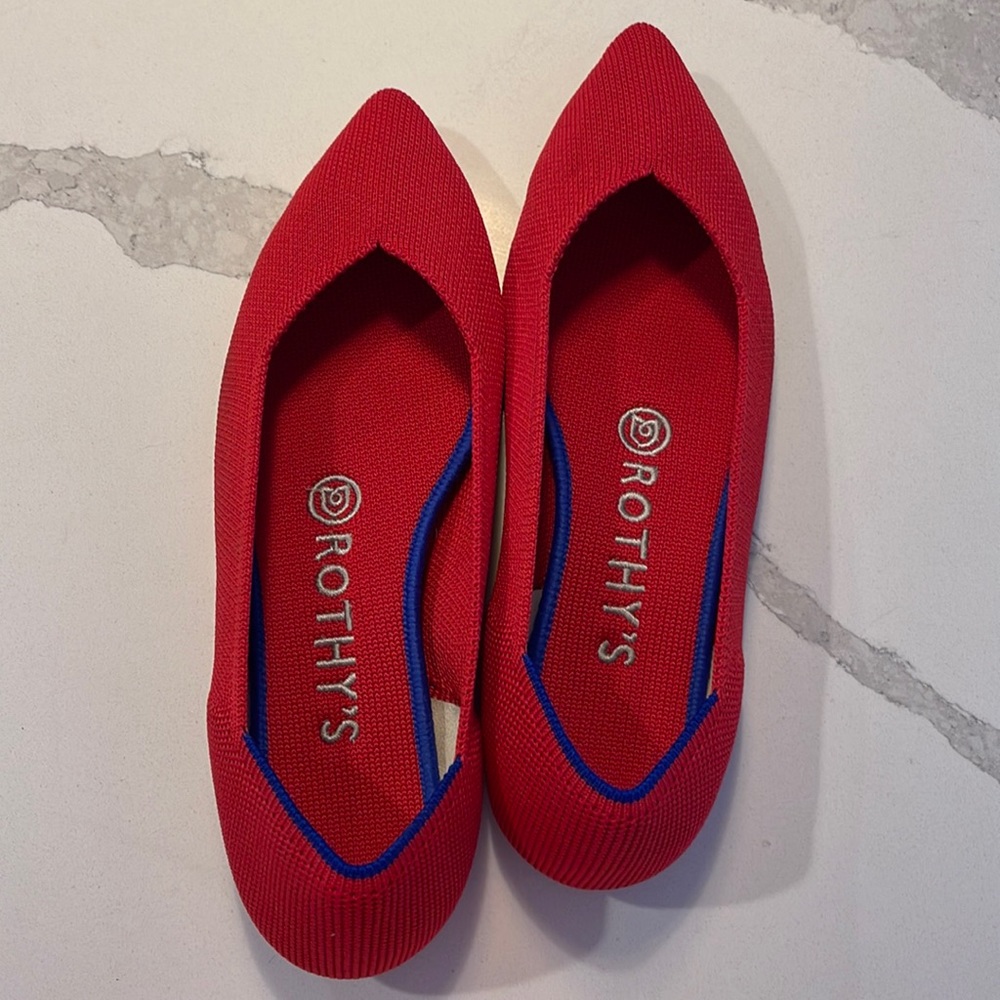 Bright Cherry Red Rothy’s size 7